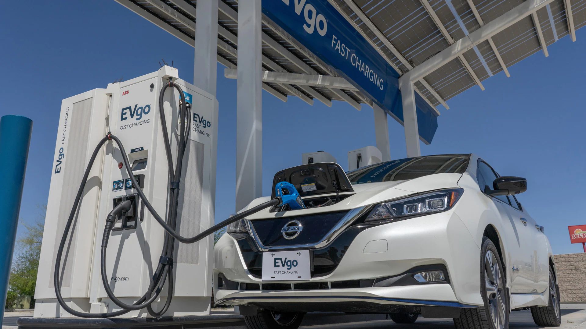 2022 Nissan LEAF MPGe